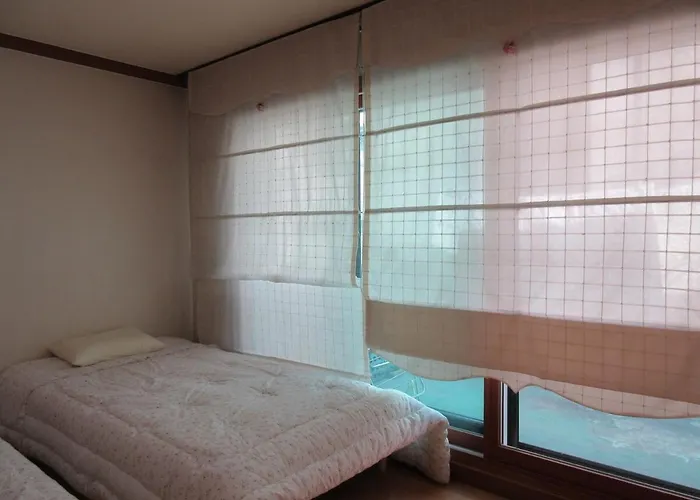5 Minute Walk From The Subway Station