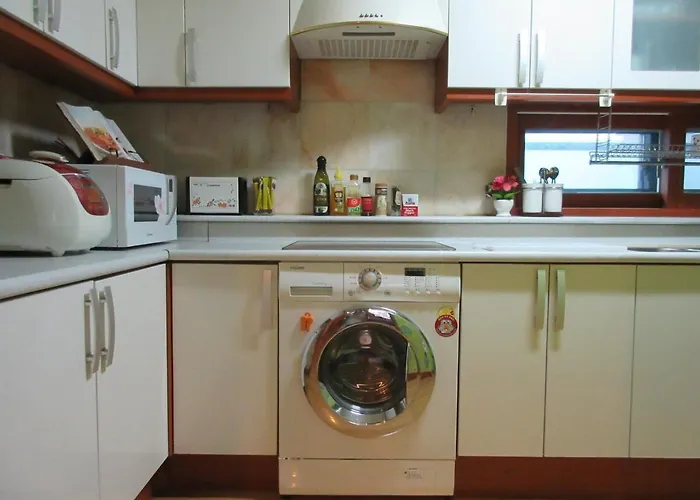 아파트 5 Minute Walk From The Subway Station *