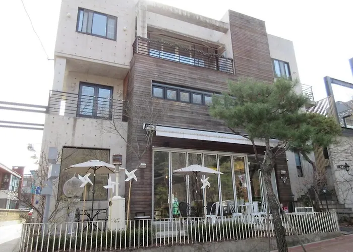 5 Minute Walk From The Subway Station 아파트 *