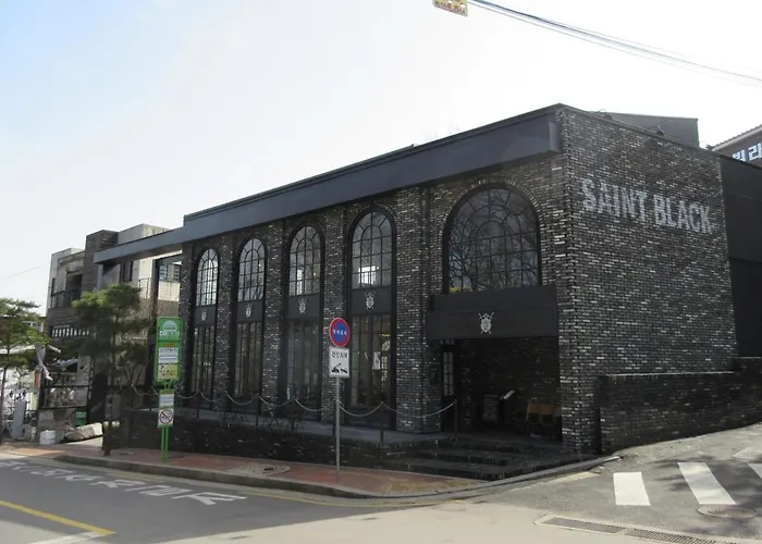 5 Minute Walk From The Subway Station 서울특별시