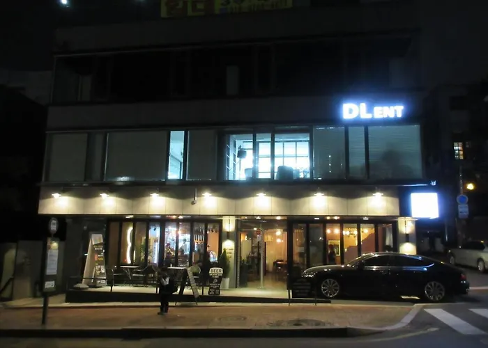 5 Minute Walk From The Subway Station