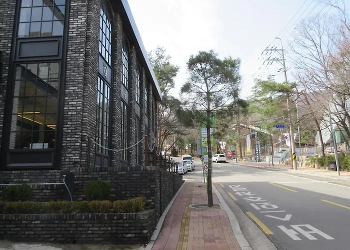 5 Minute Walk From The Subway Station 아파트 서울특별시